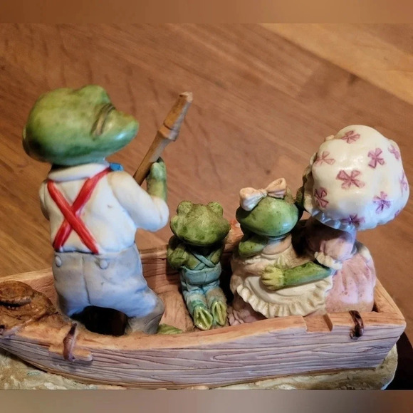 The Fishing Trip Figurine by Leonardo - Picture 4 of 4